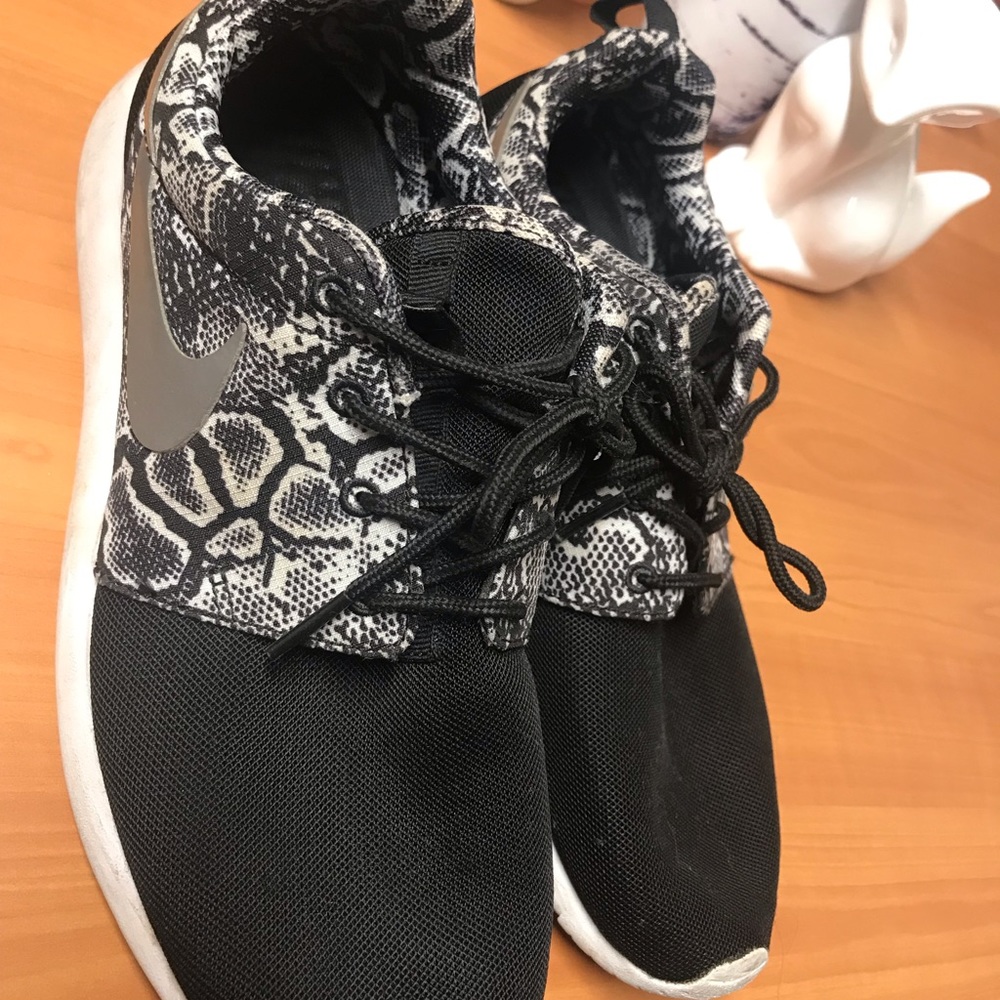 Nike remake skin roshe runs